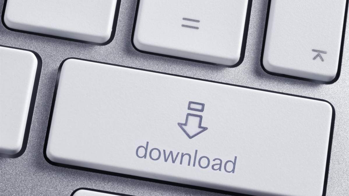 Eine Computer Tastatur. Auf der Taste, wo normalerweise "Enter" draufsteht, steht "Download"